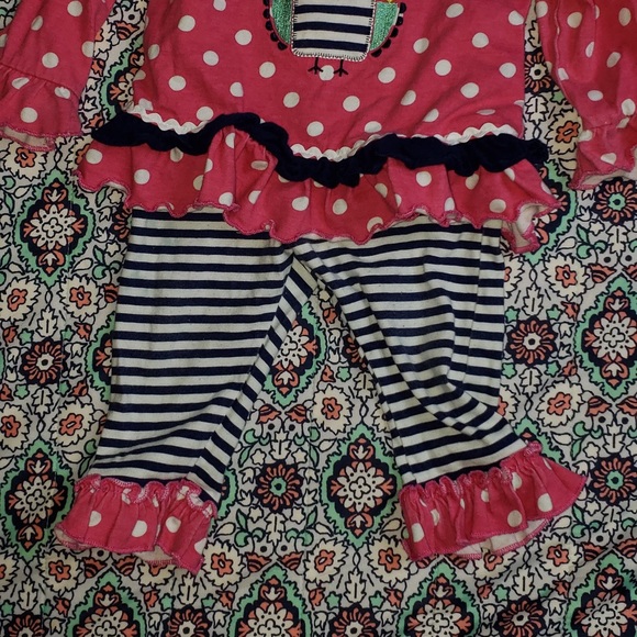 Nursery Rhyme outfit 6-9 - Picture 2 of 2